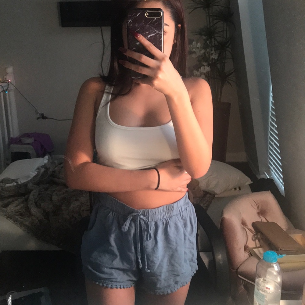 size small - loose highwaisted shorts (blue)